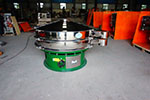 1500型三次元振動(dòng)篩，產(chǎn)量可達(dá)1100kg/h。
